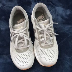 Women’s New Balance Tennis Shoes